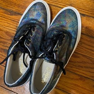 Keds women size 6 (oil slick coloring)